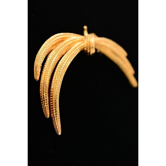 Monet Vintage Bow Pin Brooch Textured Brushed Gold Signed 1990s Bin1 - Picture 2 of 12